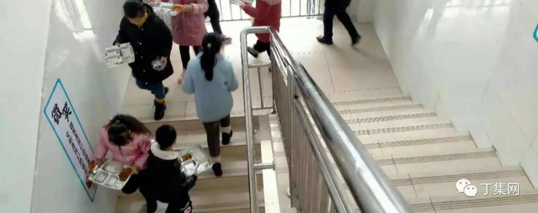 小学营养餐校长试餐_学生餐校长负责制_校长餐会
