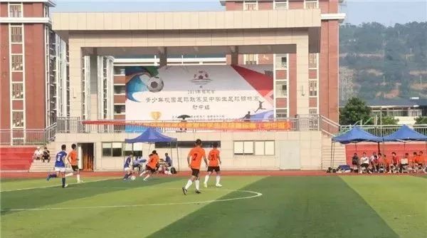初中生八人足球规则是什么_中学生足球规则_足球中的规则