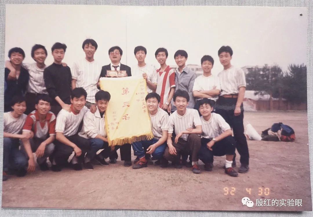 足球钩法_钩足球教程视频_足球技巧金钩