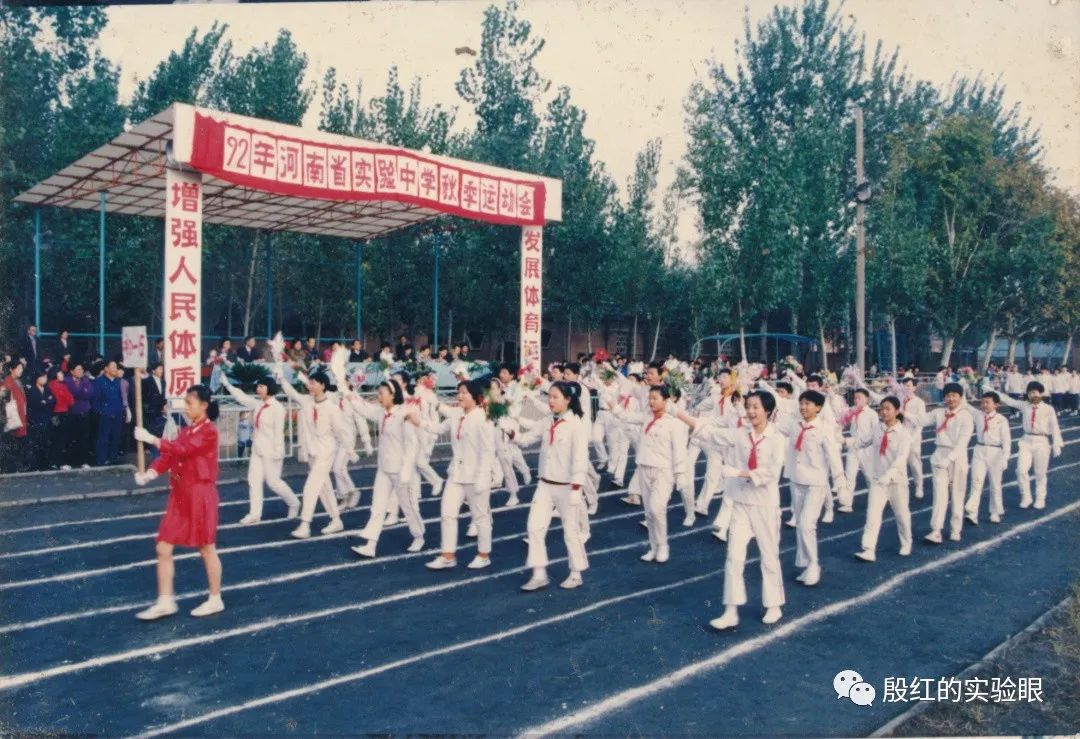 足球钩法_钩足球教程视频_足球技巧金钩
