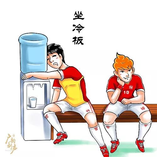 钩足球的教学_足球技巧金钩_足球的钩法图解视频