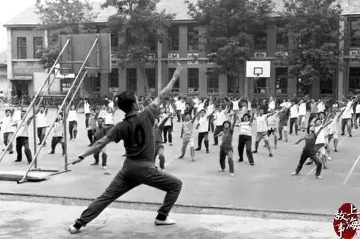 小学生可以做体操吗_小学生体操叫什么名字_小学生做的体操