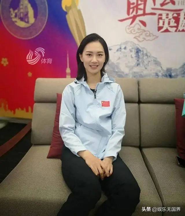 击剑少年儿童锦标赛女子重剑冠军_全国少年儿童击剑赛_少年击剑比赛