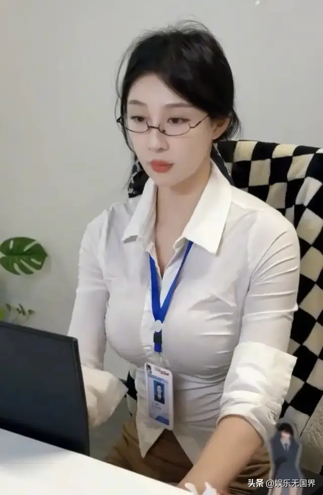 全国少年儿童击剑赛_少年击剑比赛_击剑少年儿童锦标赛女子重剑冠军